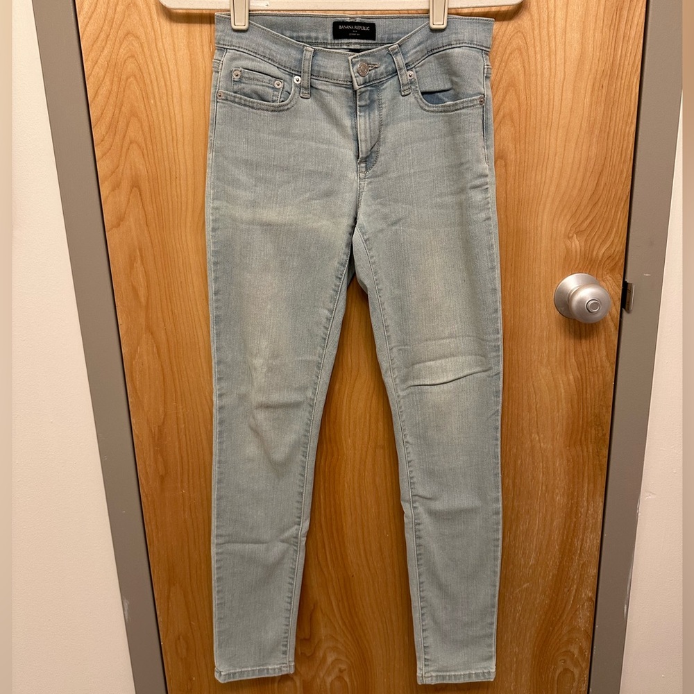 Banana Republic light wash skinny jeans